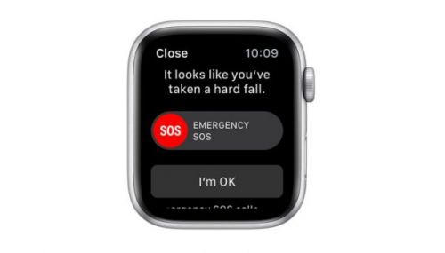 Apple Watch звонит 911 после того, как водитель попал в аварию