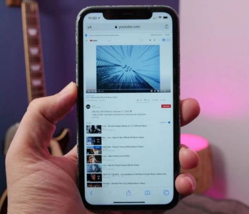 Как сохранить музыку YouTube в фоновом режиме на iPhone
