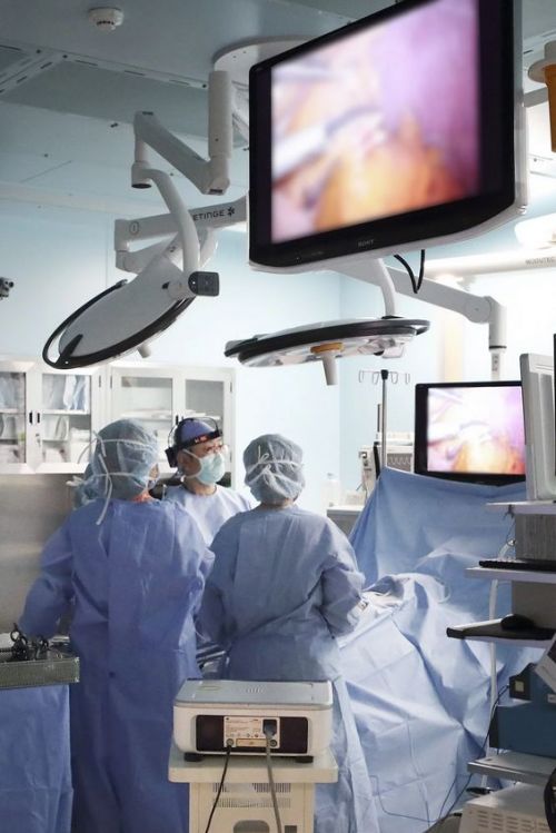 Медицинский центр Samsung становится умной больницей 5G с AI, VR