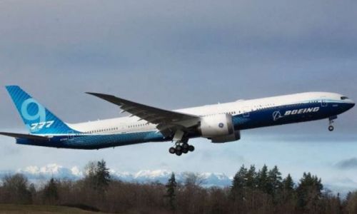 Новый авиалайнер Boeing 777X взлетает на первый рейс