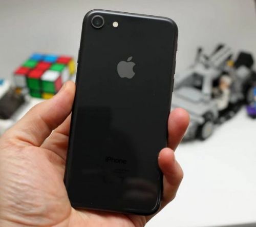OLED-дисплей для возможной 5,4-дюймовой версии iPhone 12